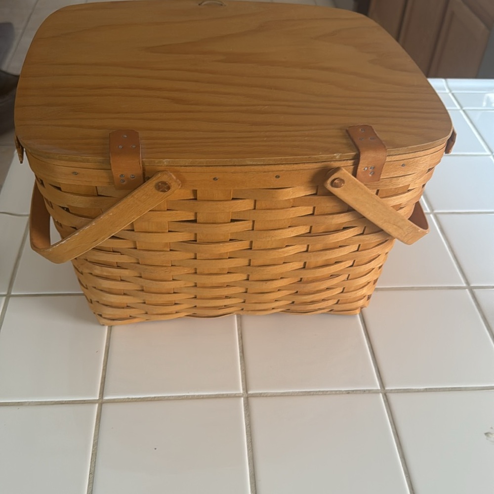 🐈‍⬛Longaberger XL Picnic basket - Picture 2 of 10
